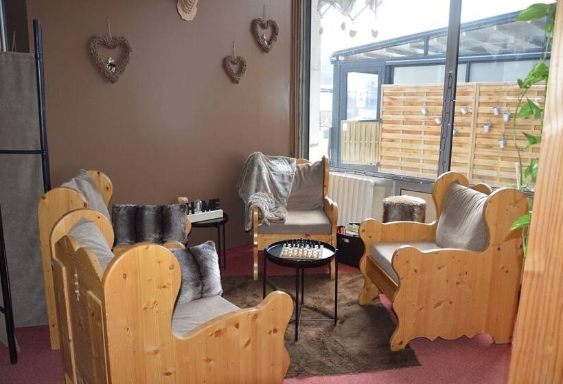 בית מלון כפרי Hôtel Le Dauphin