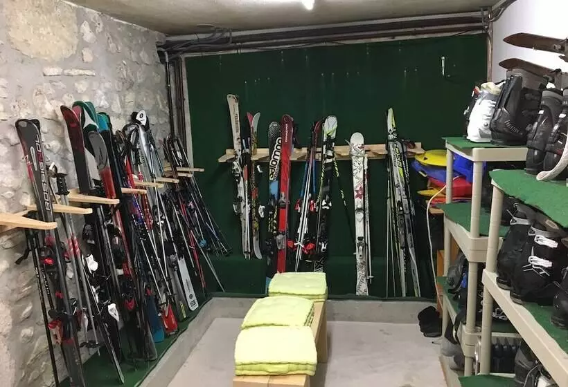 ホテル Hôtel Le Dauphin