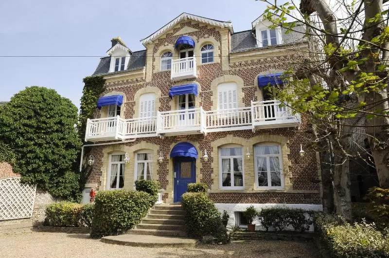 هتل La Villa 10 Hôtel Spa