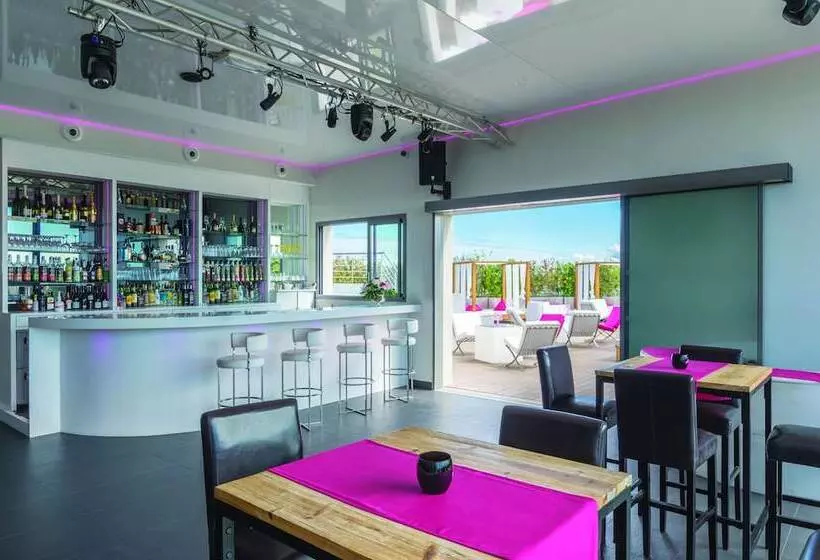 هتل Oz Inn Hôtel & Spa