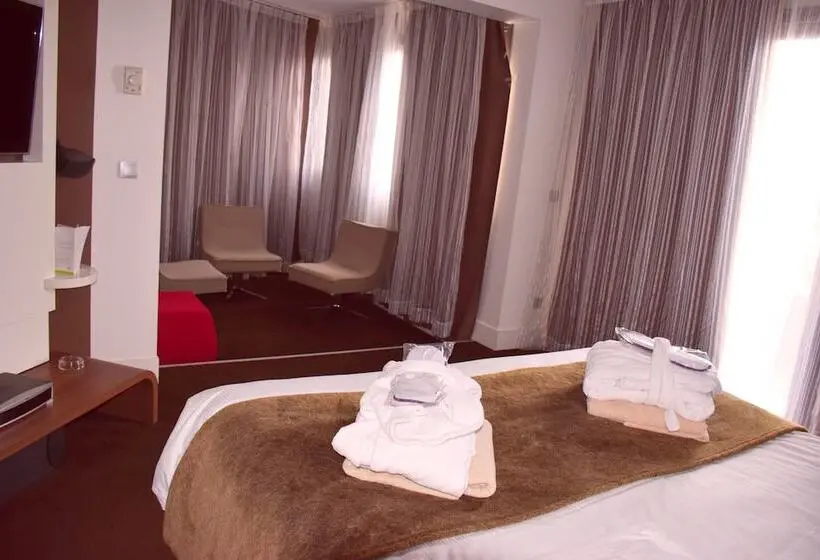 Hotelli Oz Inn Hôtel & Spa