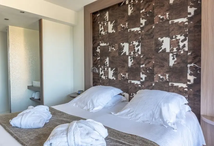 Hotelli Oz Inn Hôtel & Spa