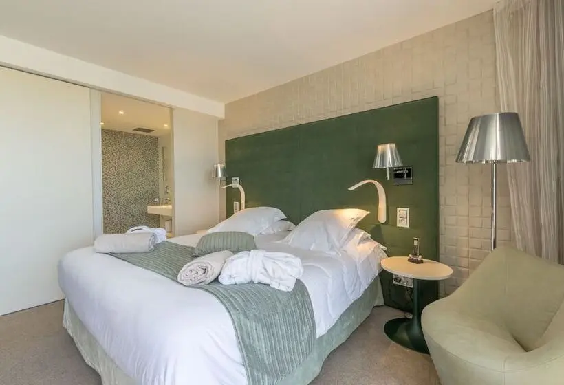 Hotelli Oz Inn Hôtel & Spa