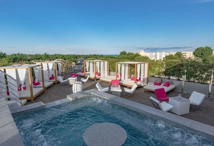 Hotelli Oz Inn Hôtel & Spa