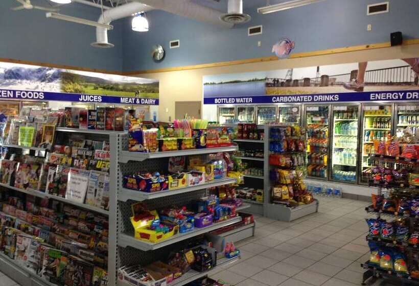 Отель Petawawa River Inn & Suites