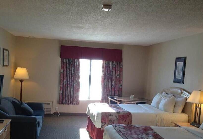 Отель Petawawa River Inn & Suites