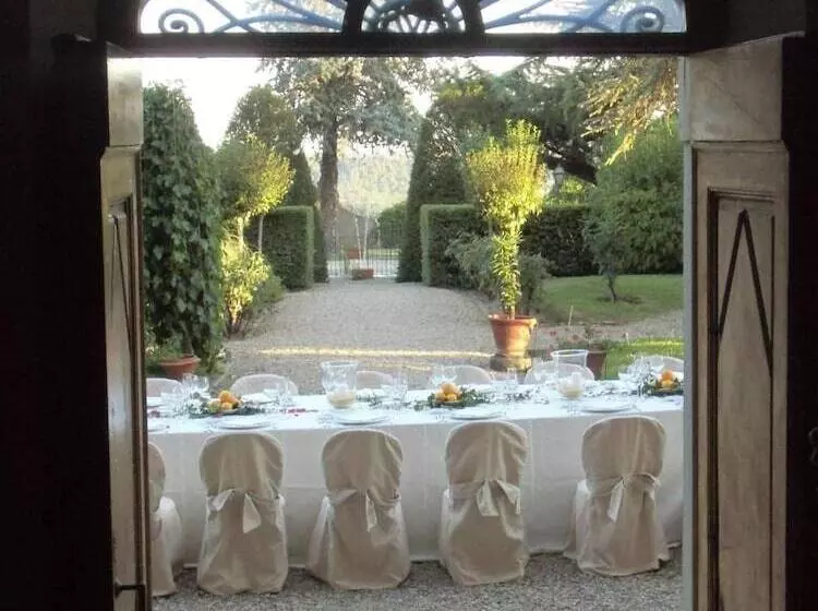 فندق ريفى Borgo Castelvecchi