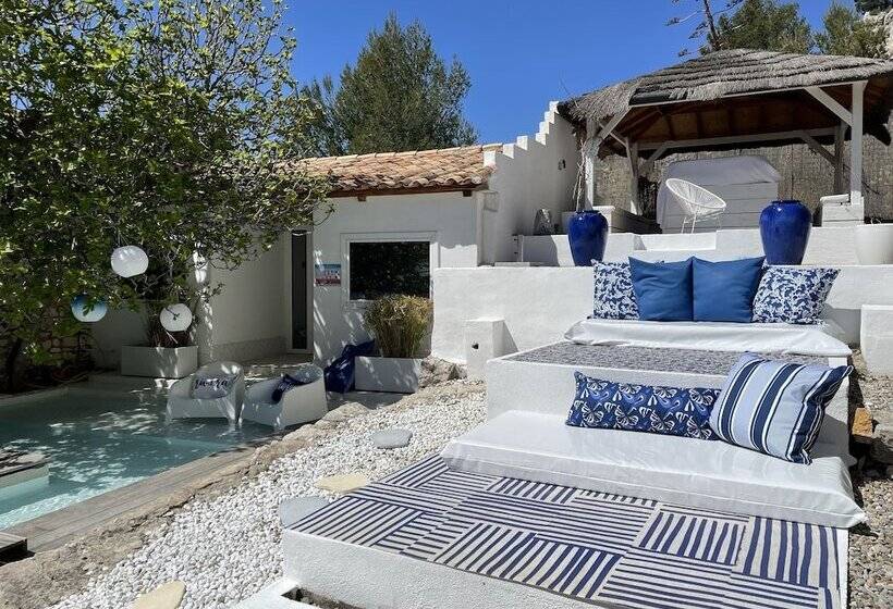 هتل De La Plage Mahogany