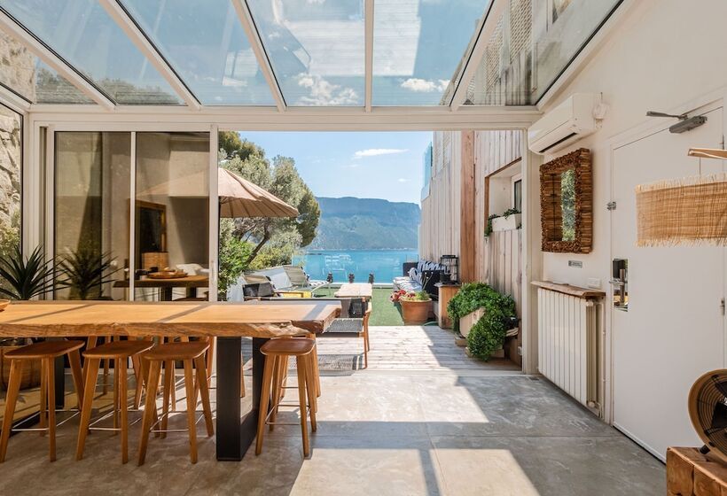 هتل De La Plage Mahogany