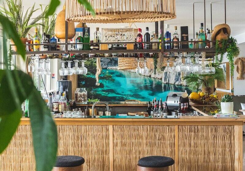 هتل De La Plage Mahogany