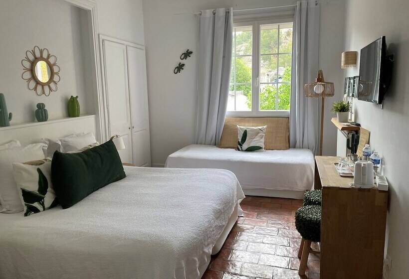 هتل De La Plage Mahogany