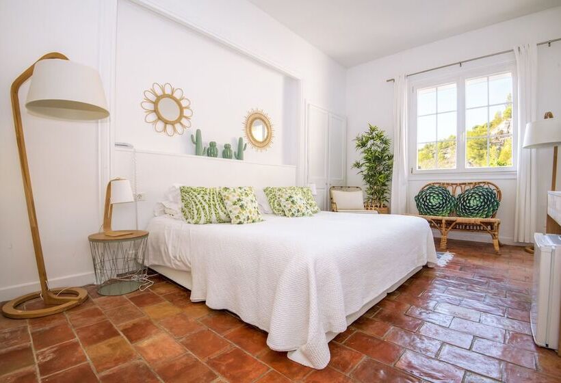 هتل De La Plage Mahogany