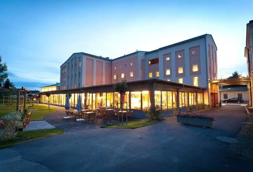 Jufa Hotel Weinviertel   Eselsmühle