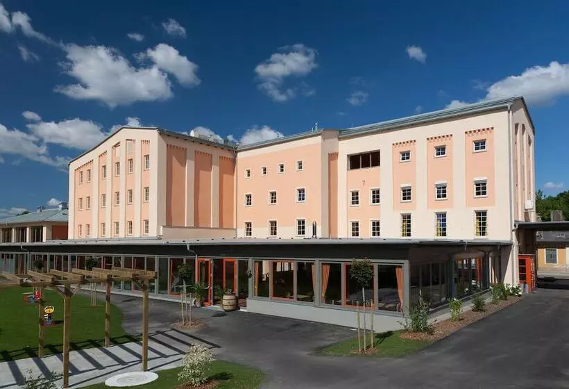 Jufa Hotel Weinviertel   Eselsmühle