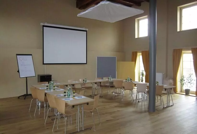 Jufa Hotel Weinviertel   Eselsmühle