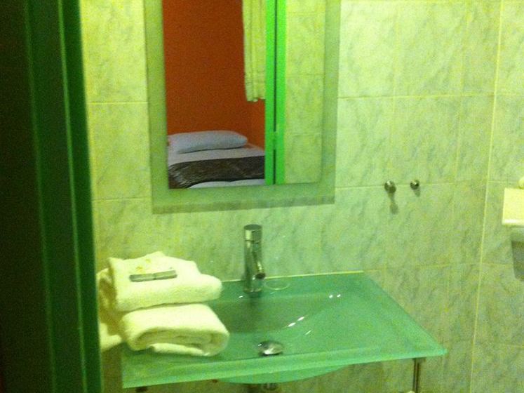 Le Pasteur Hotel La Courneuve