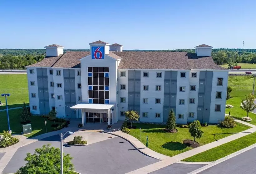 Motel 6kingston, On