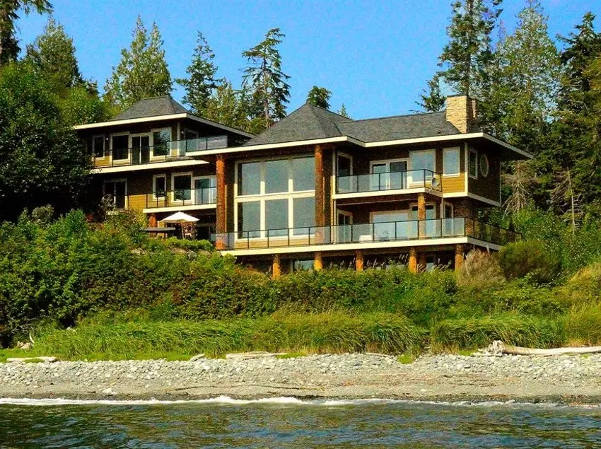 Points West Oceanfront Resort