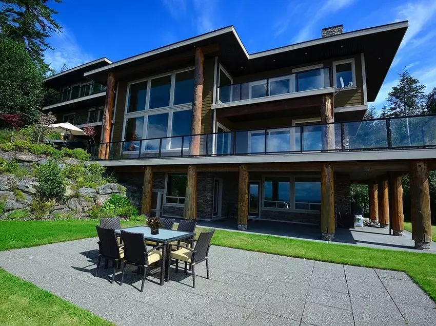 Points West Oceanfront Resort