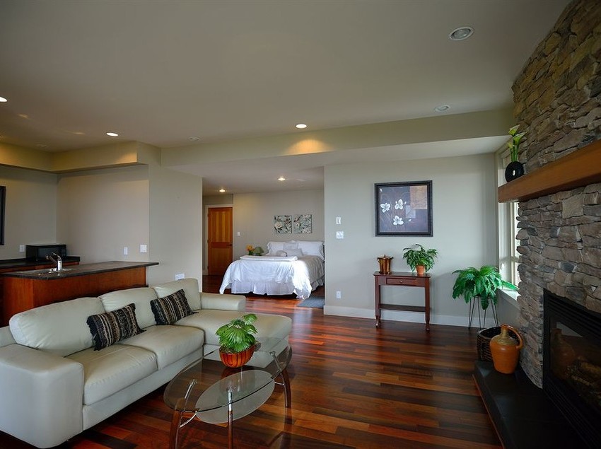 Points West Oceanfront Resort