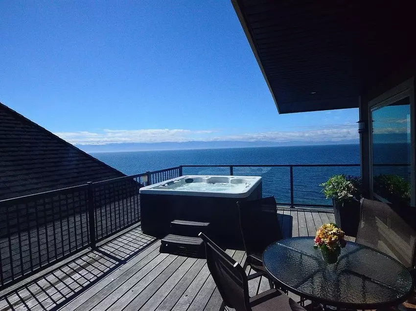 Points West Oceanfront Resort