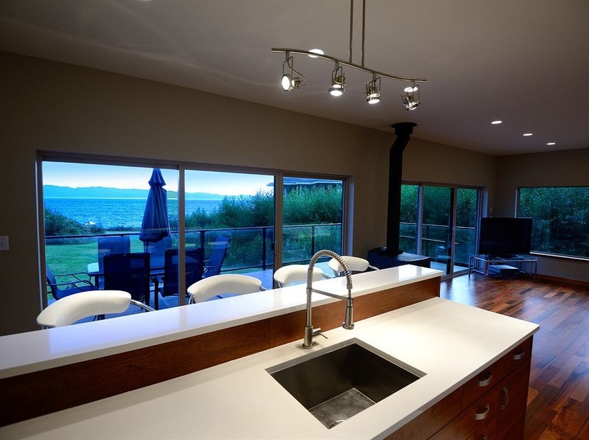 Points West Oceanfront Resort