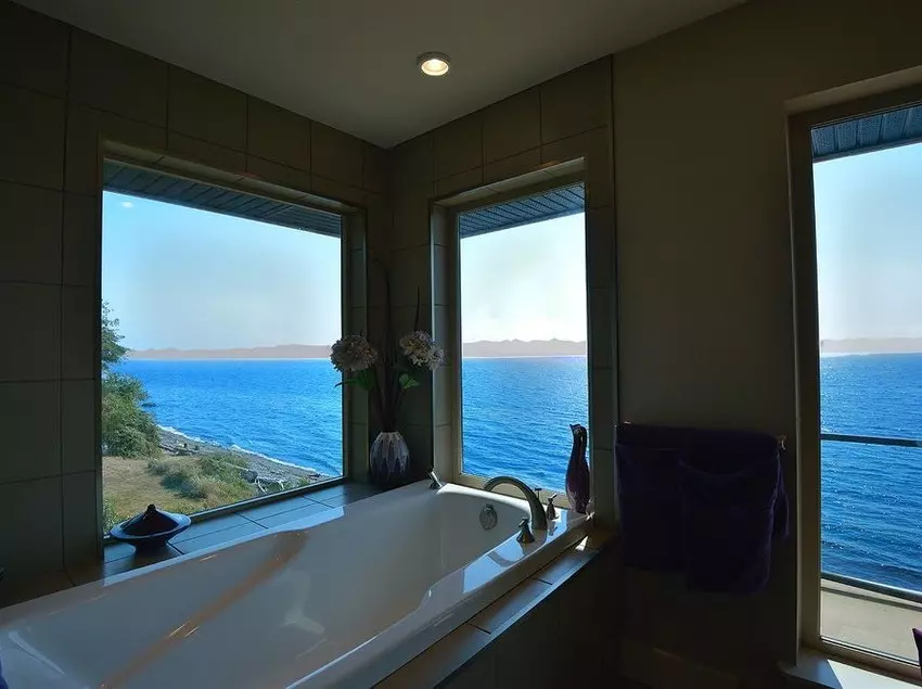 Points West Oceanfront Resort