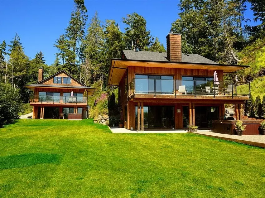 Points West Oceanfront Resort