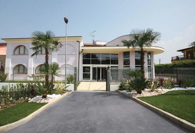 リゾートホテル Manerba Del Garda