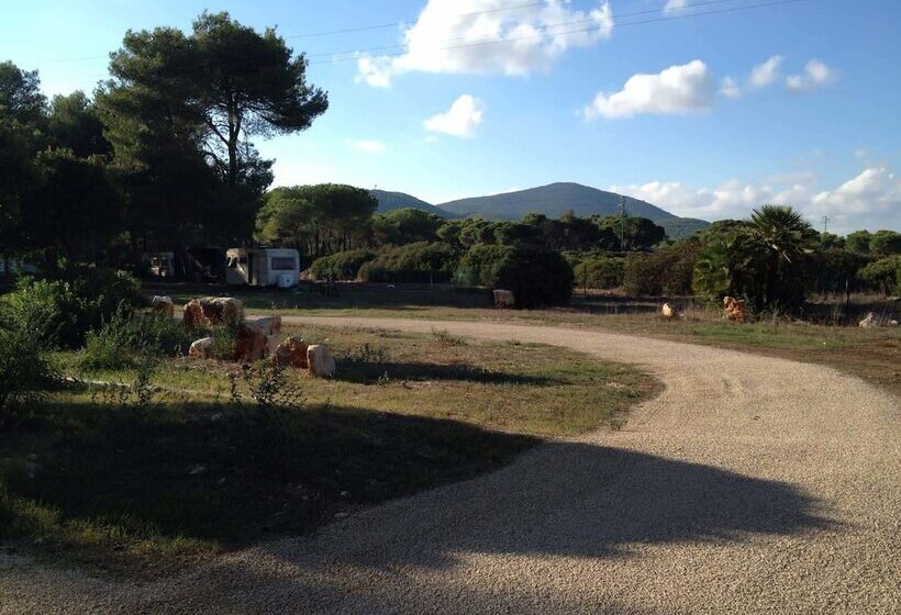 فندق صغير Villaggio Camping Nurral