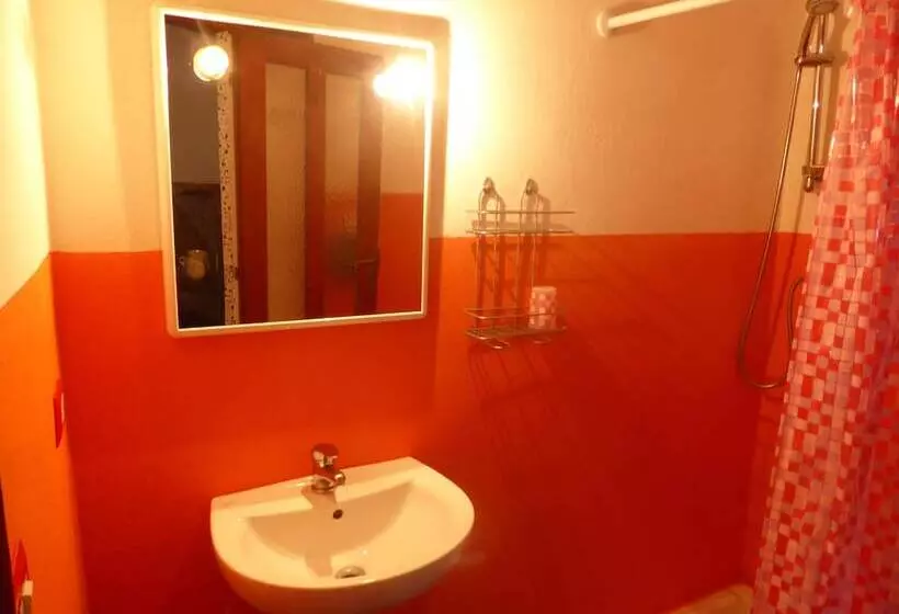 הוסטל Villaggio Camping Nurral