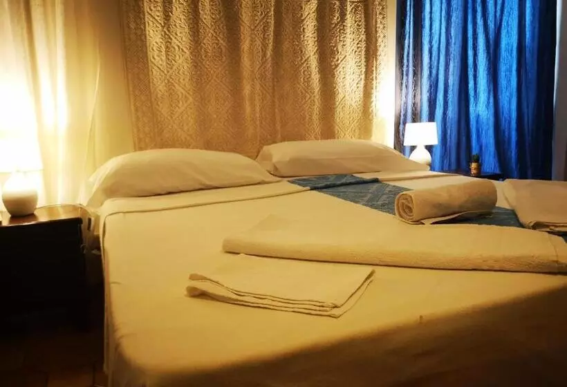 تختخواب و صبحانه Antonhouse