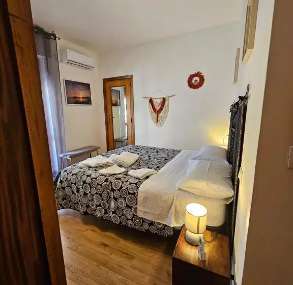 تختخواب و صبحانه Antonhouse