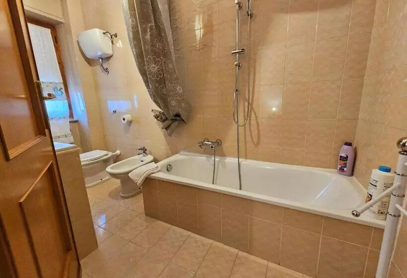 تختخواب و صبحانه Antonhouse