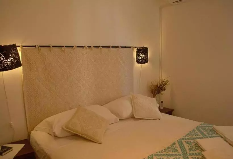 تختخواب و صبحانه Antonhouse