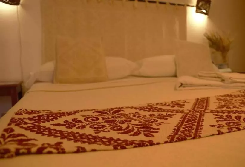 تختخواب و صبحانه Antonhouse