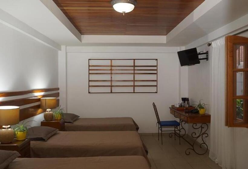 هتل Casa Del Arbol