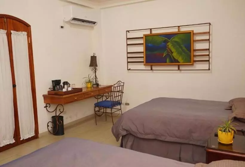 هتل Casa Del Arbol