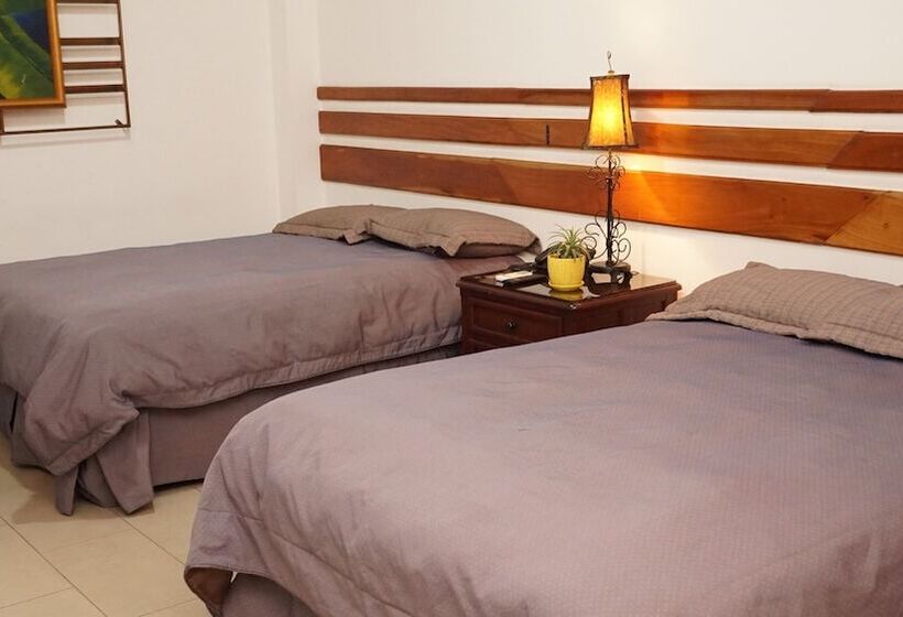 هتل Casa Del Arbol