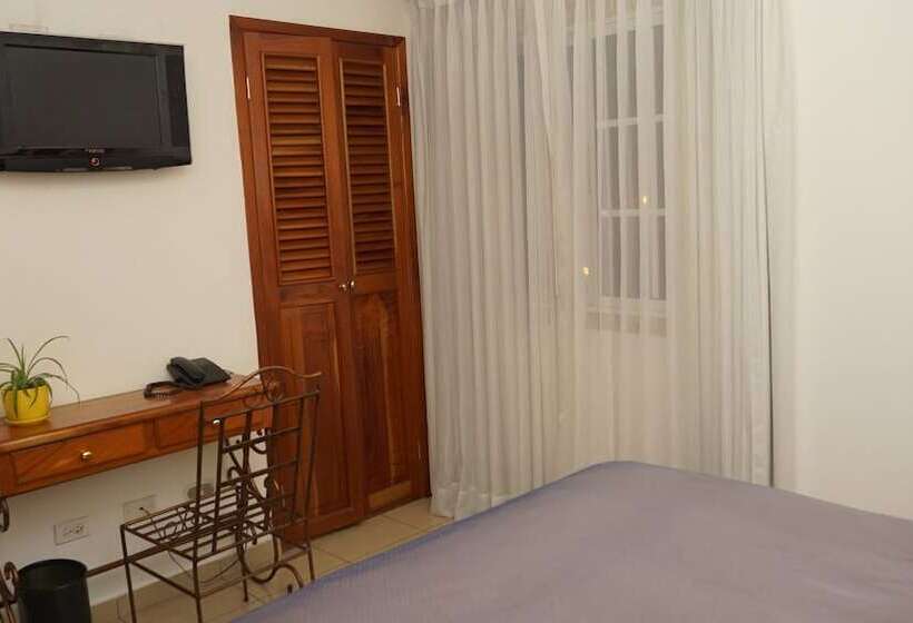 هتل Casa Del Arbol