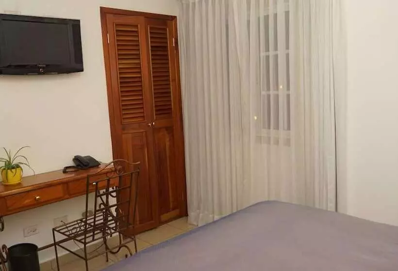 هتل Casa Del Arbol