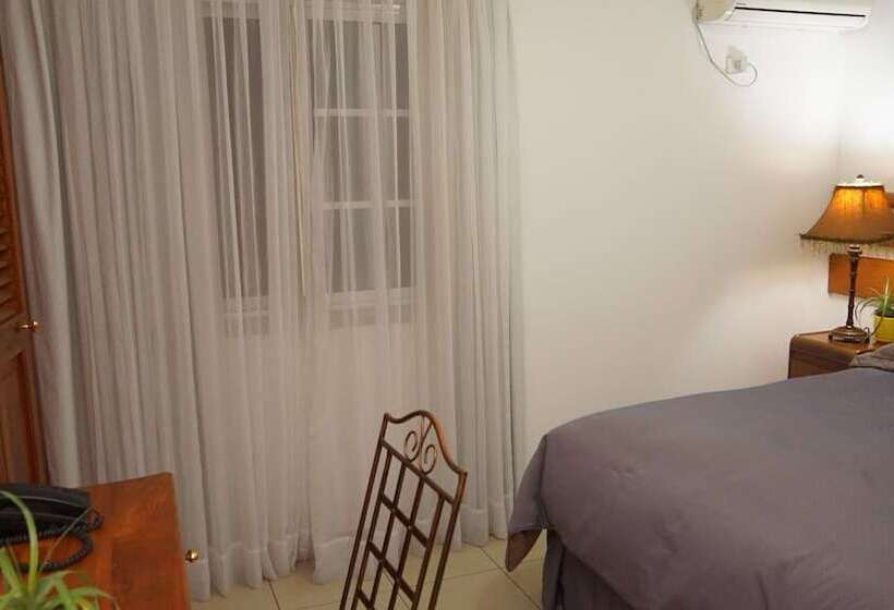 هتل Casa Del Arbol