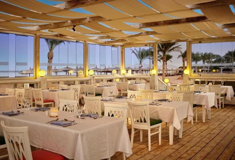 فندق Coral Sea Holiday Resort And Aqua Park