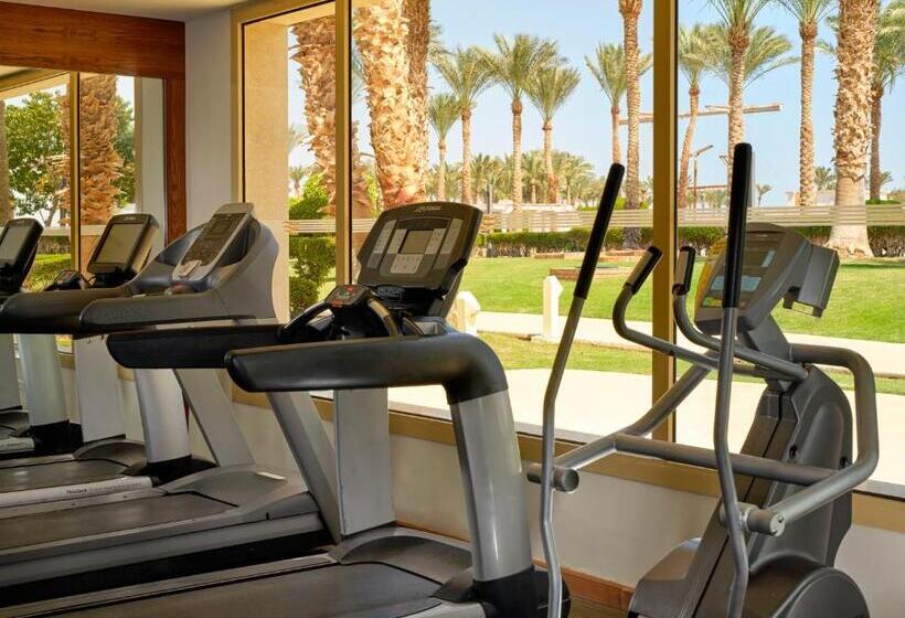 فندق Coral Sea Holiday Resort And Aqua Park