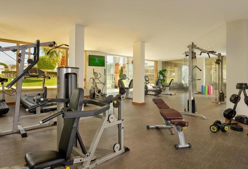 فندق Coral Sea Holiday Resort And Aqua Park