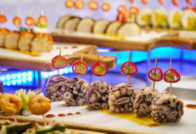 فندق Coral Sea Holiday Resort And Aqua Park