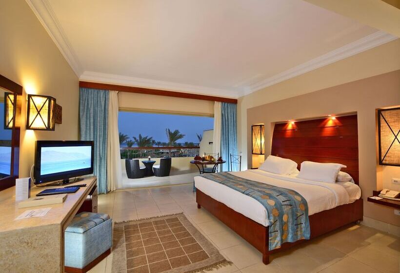 فندق Coral Sea Holiday Resort And Aqua Park