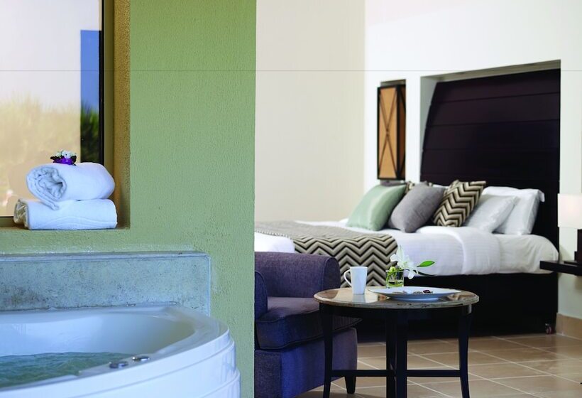 فندق Coral Sea Holiday Resort And Aqua Park