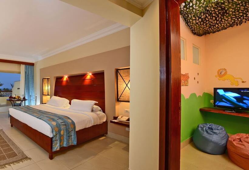 فندق Coral Sea Holiday Resort And Aqua Park