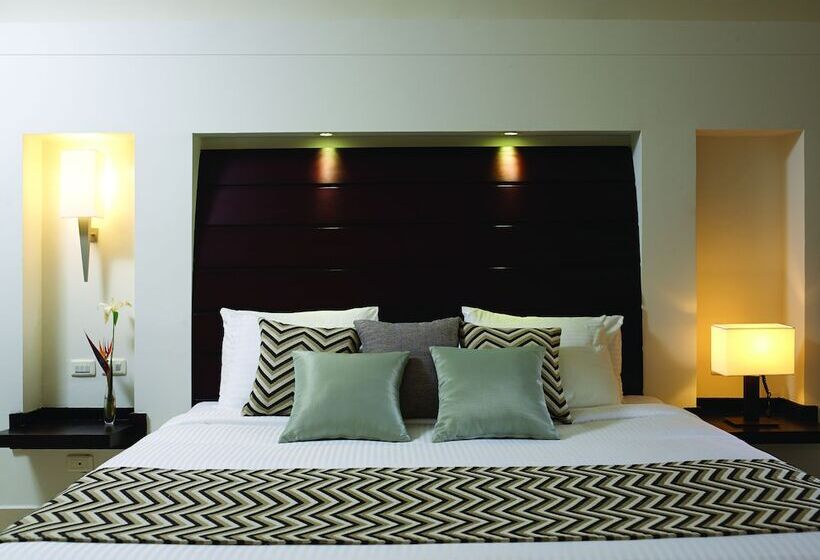 فندق Coral Sea Holiday Resort And Aqua Park